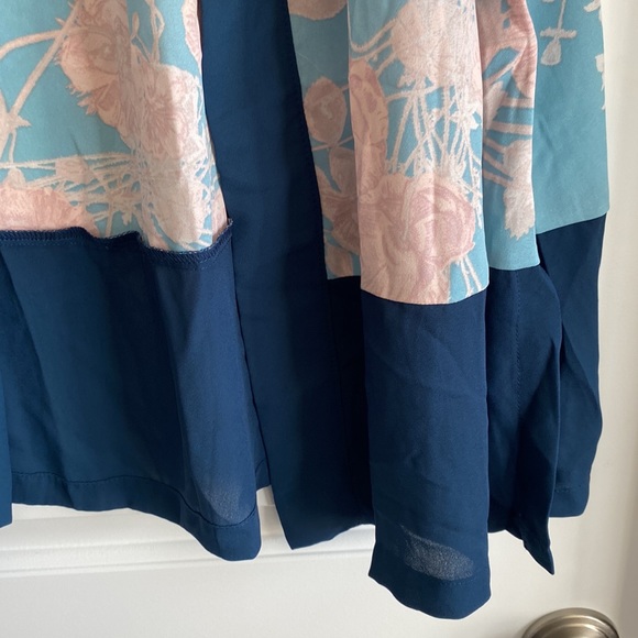 LuLaRoe Aurora Kimono. - Picture 3 of 5